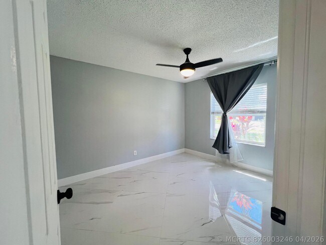 Building Photo - 12623 SW 8th Ct
