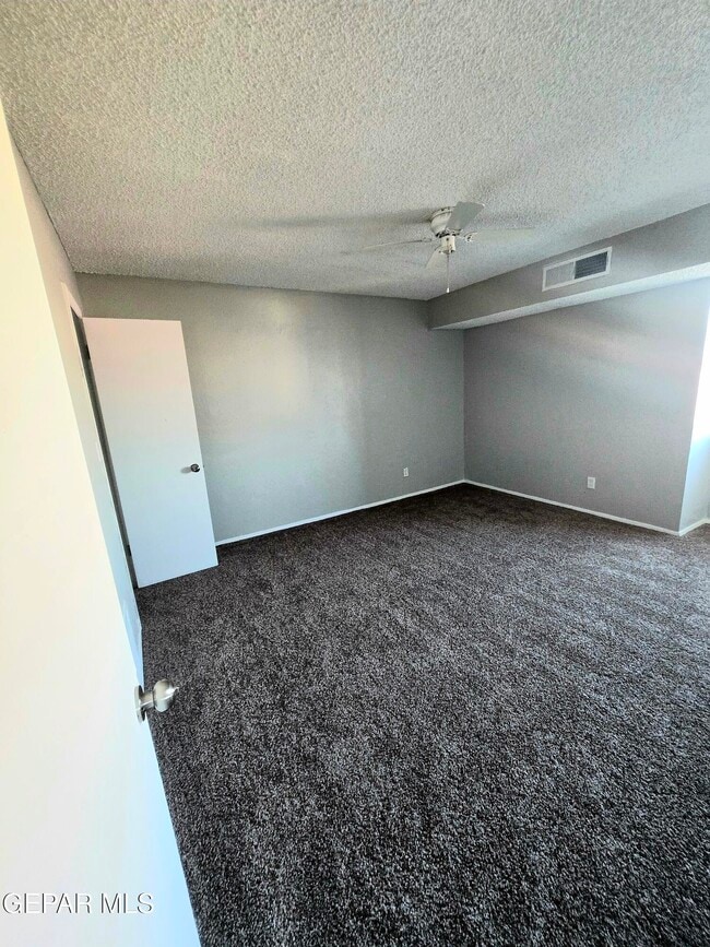 Building Photo - 10824 Ivanhoe Dr