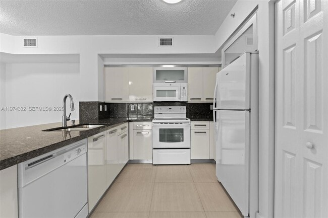 Building Photo - 2440 E Preserve Way