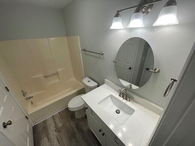 Building Photo - 2260 Newport Landing