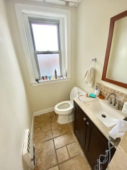 Building Photo - 11 Babcock St