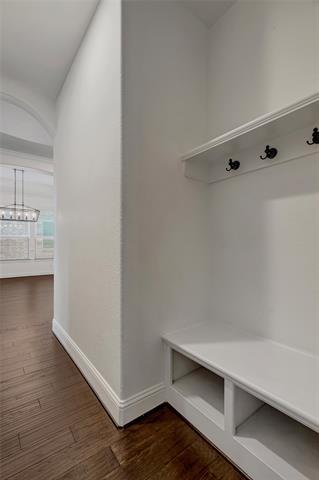 Building Photo - 2850 Sherwood Dr