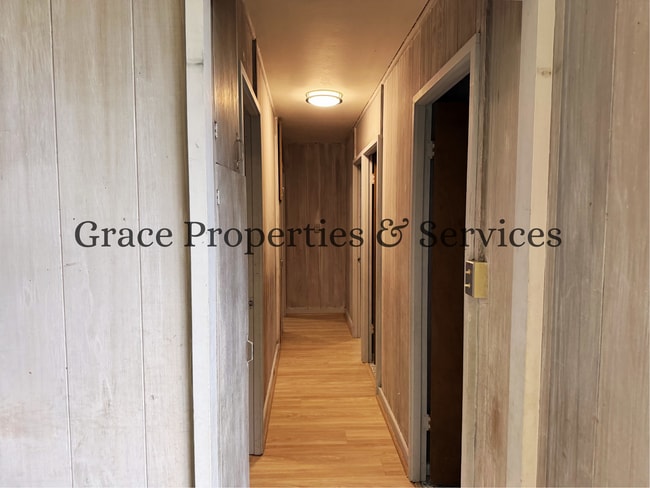 Building Photo - 0038EIK