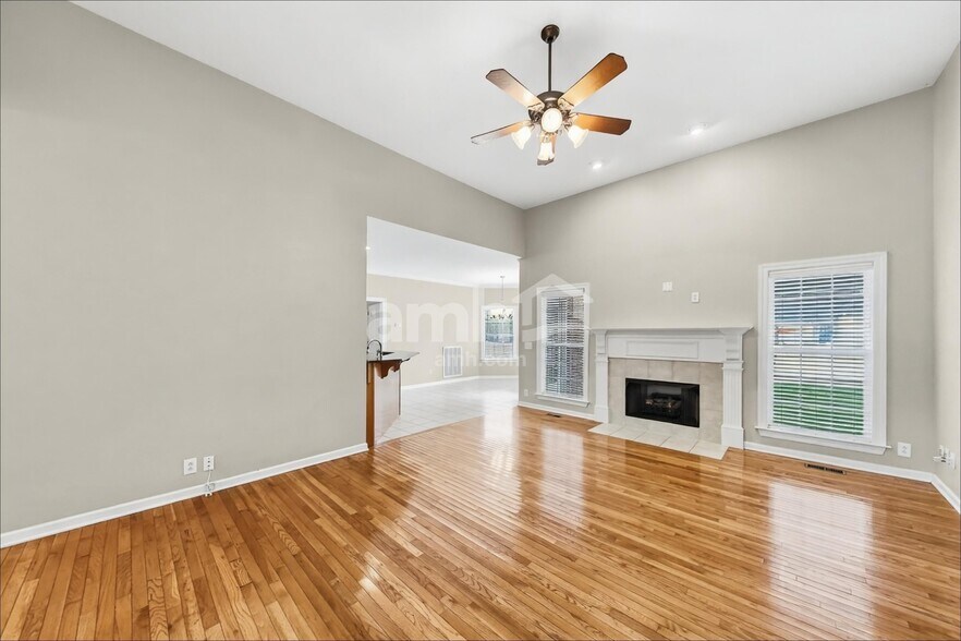 Building Photo - 3006 Stow Xing