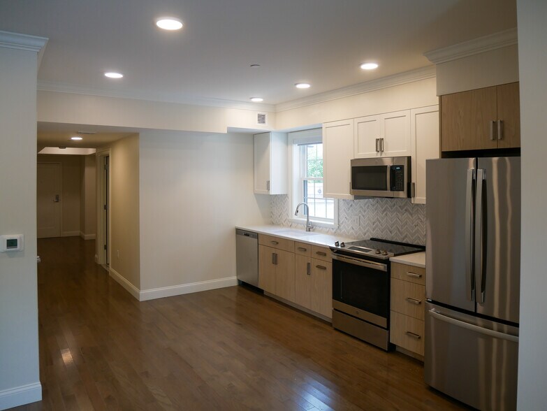 Building Photo - 39 Herrick Rd