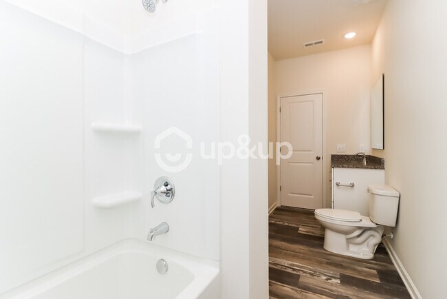 Building Photo - Fantastic 3bd/2ba home! Let yourself in!