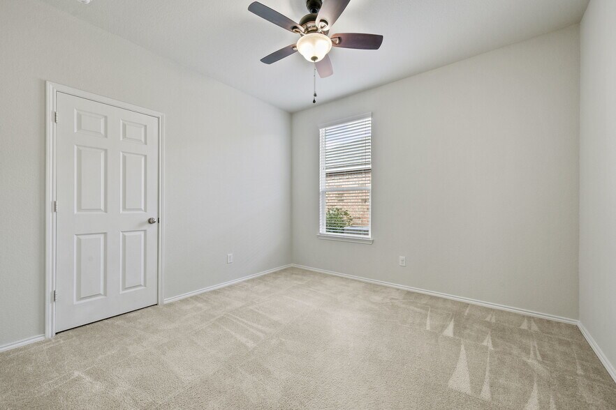 Building Photo - 3104 Montserrat Creek Dr