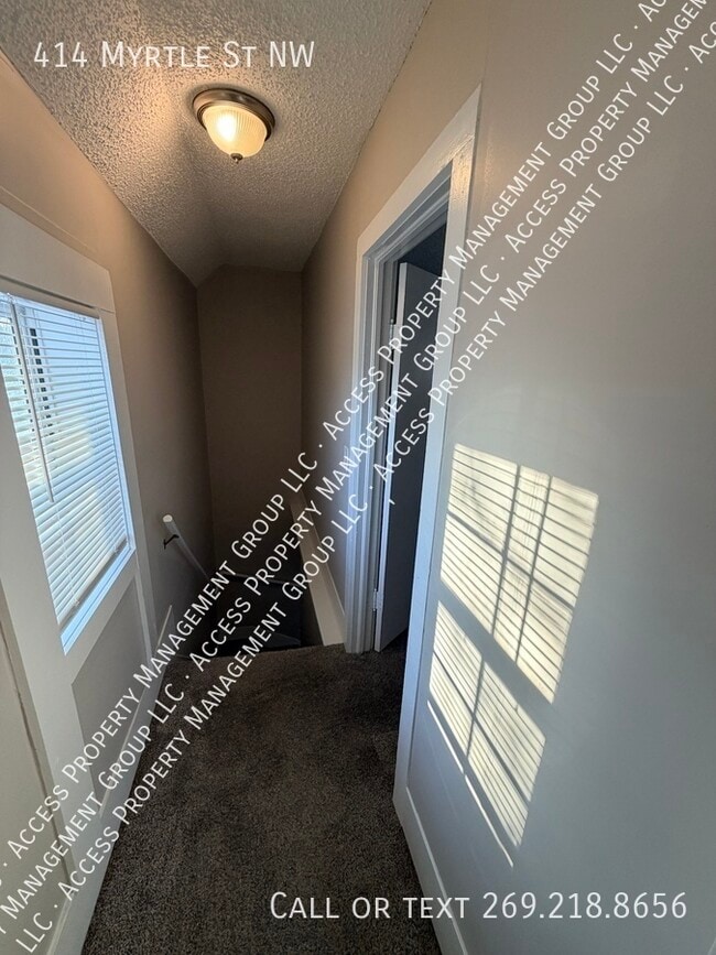 Building Photo - 414 Myrtle St NW