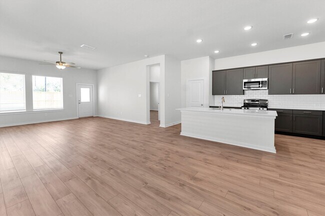 Building Photo - 16915 Lavender Farm St