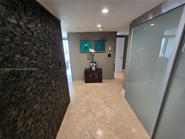 Building Photo - 11113 Biscayne Blvd