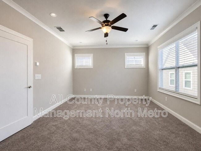 Building Photo - 2202 Haventree Ct