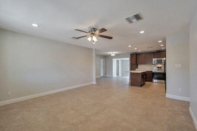 Building Photo - 6 BED HOUSE CLOSE TO ASU CAMPUS