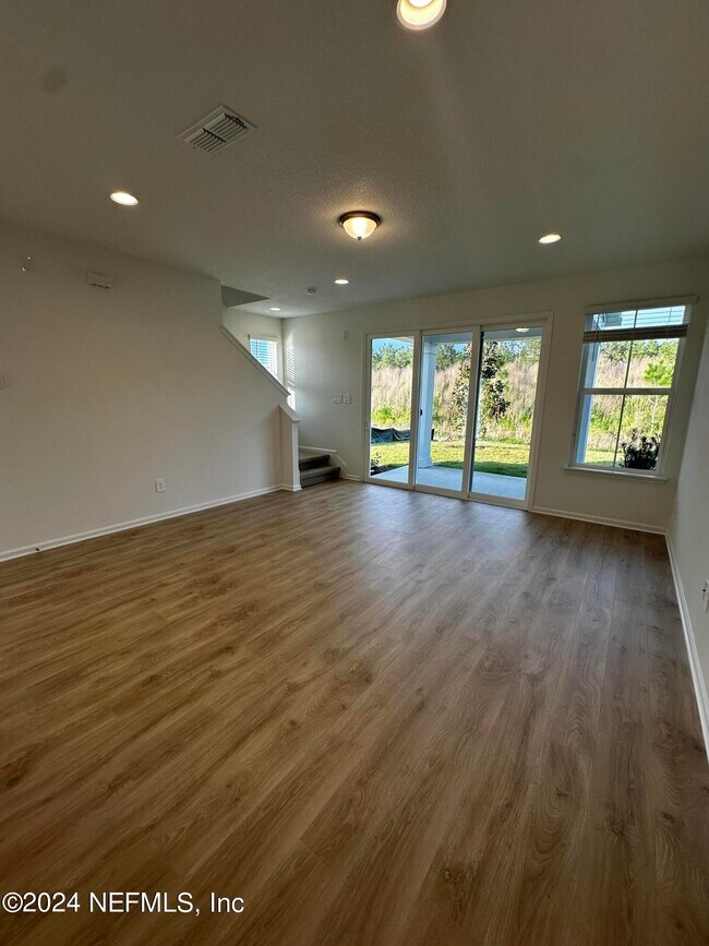 Building Photo - 545 Brandon Lks Dr