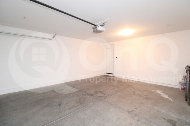 Building Photo - 8147 W Lynwood St