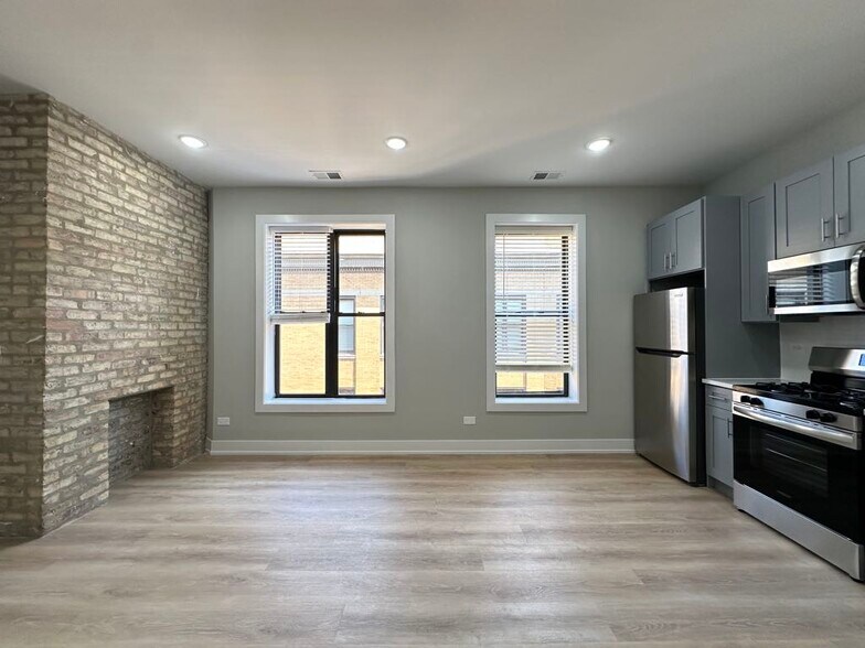Building Photo - 443 W Belden Ave