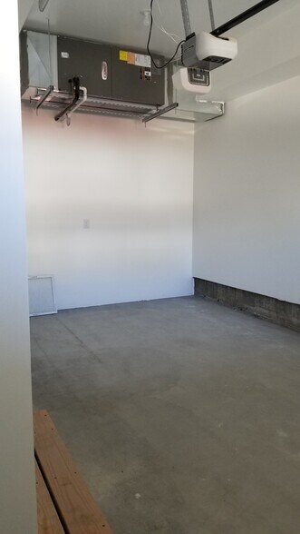 Building Photo - 1315 5th St