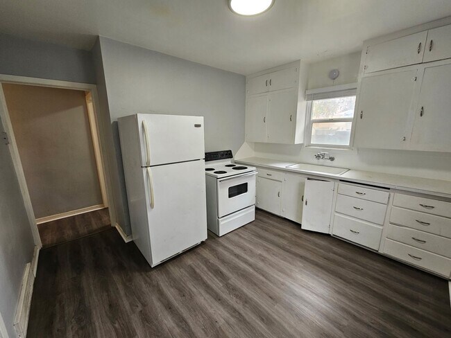 Building Photo - Bent6