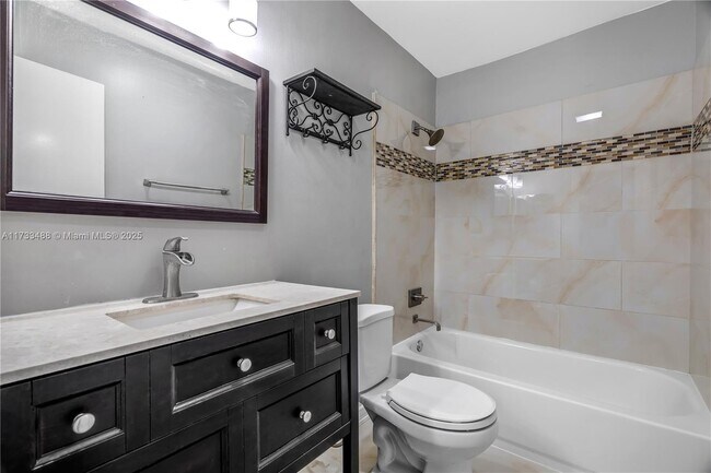 Building Photo - 2530 Coral Springs Dr