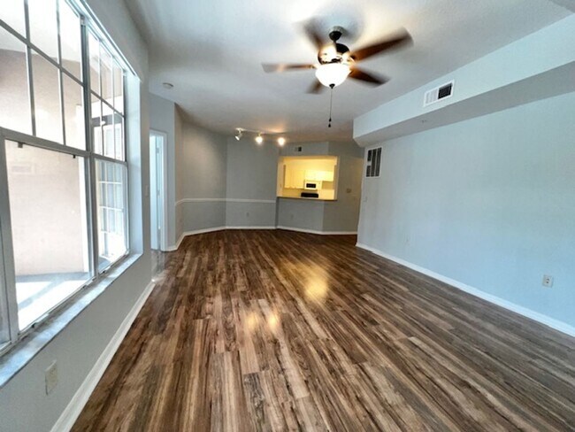 Building Photo - MOVE IN NOW! 2x2 WITH FRESH INTERIOR PAINT & LAMINATE WOOD FLOORING! PRIVATE BALCONY!!!