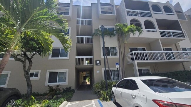 Building Photo - 7705 Camino Real
