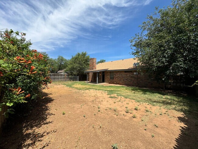 Building Photo - Lubbock Cooper ISD Gem: Ready-to-Rent July...