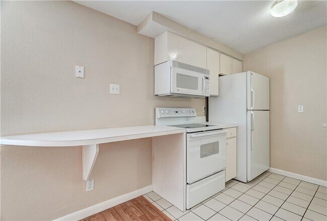 Building Photo - UT condo for lease