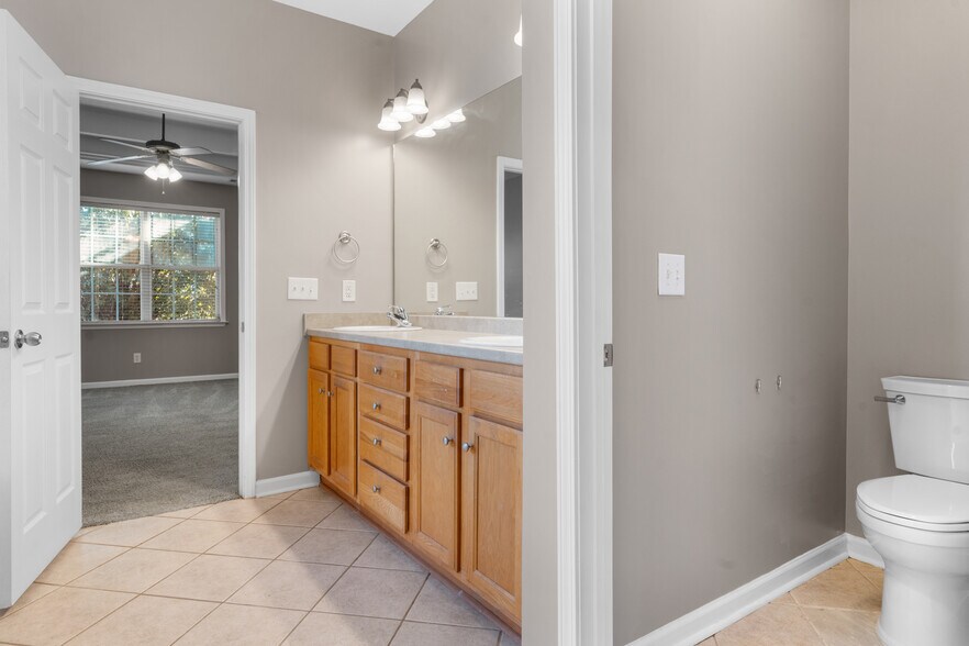 Building Photo - 119 Daventry Ln