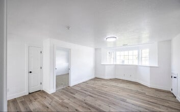 Building Photo - 457 S 100 E St