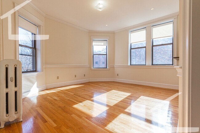 Building Photo - 1332 Commonwealth Ave