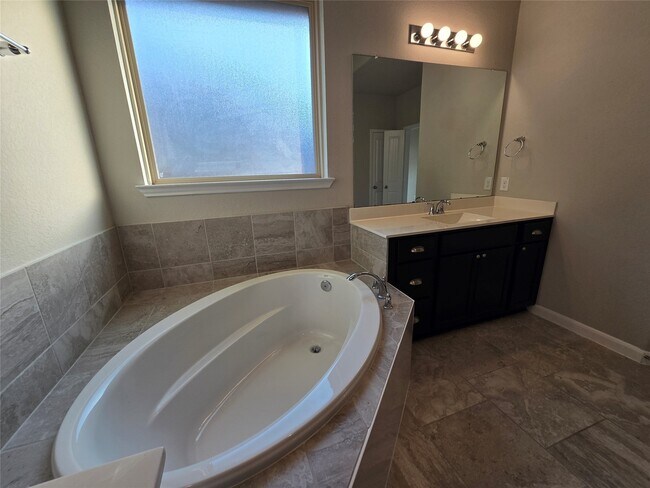 Building Photo - 511 Yellow Bullhead Ct