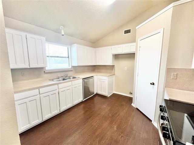 Building Photo - 216 Freedom Ln