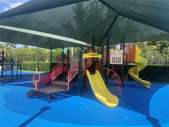 Building Photo - 265 Palm Ave