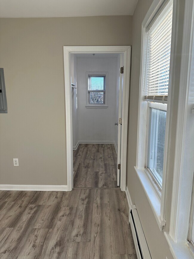 Building Photo - 91 Homes Ave