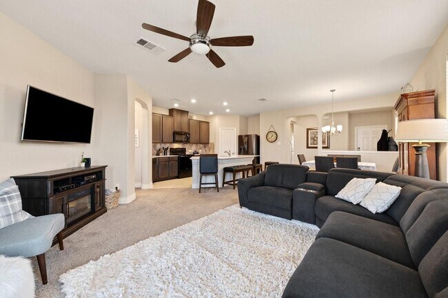 Building Photo - 2471 Sunrise Rd