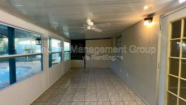 Building Photo - 2410 Sable Dr