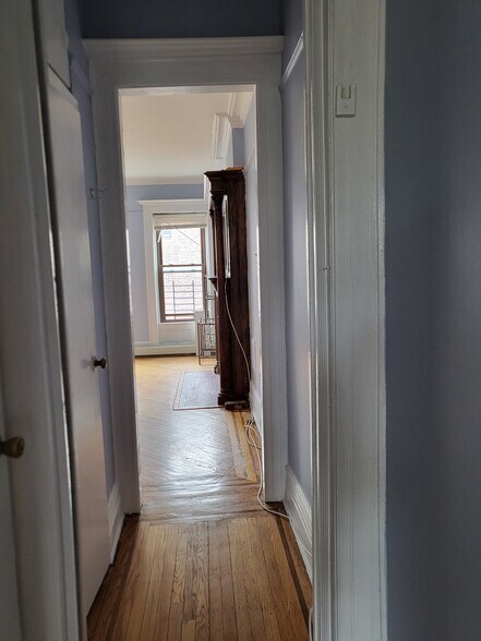 Alcove with Fl to Ceiling Closets - 19 Revere Pl