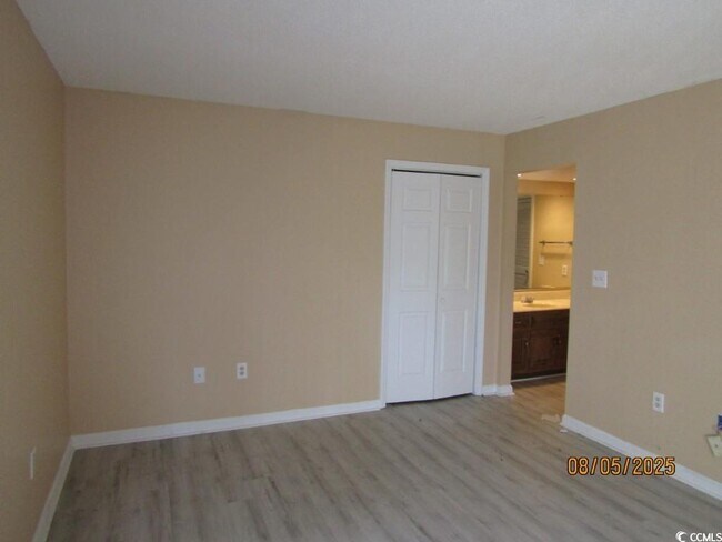 Building Photo - 4222 Pinehurst Cir