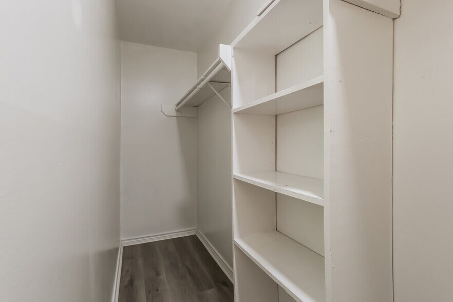 Building Photo - 25106 Lynbriar Ln