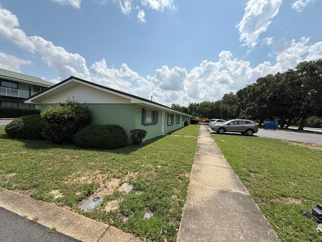 Building Photo - 594 Florosa Ct