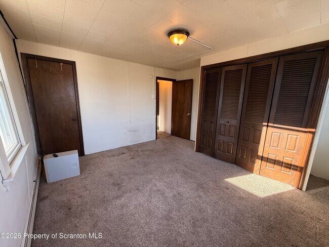 Building Photo - 947 Carmalt St