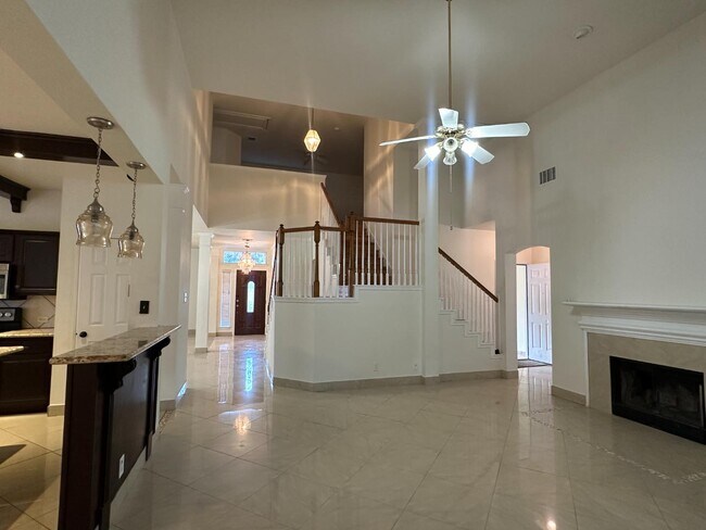 Building Photo - 12360 Hart Crest