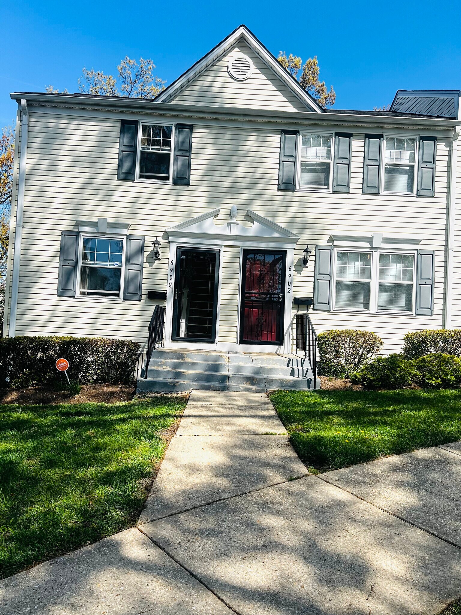 Building Photo - 6900 Hawthorne St