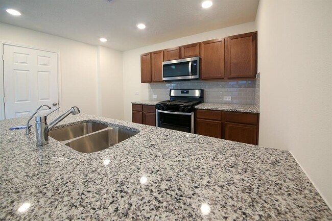 Building Photo - 9407 Castillo Ct