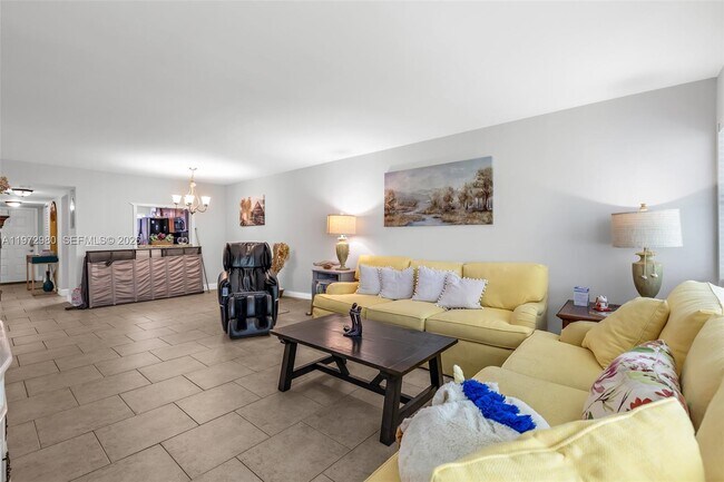 Building Photo - 3014 SW 21st Terrace