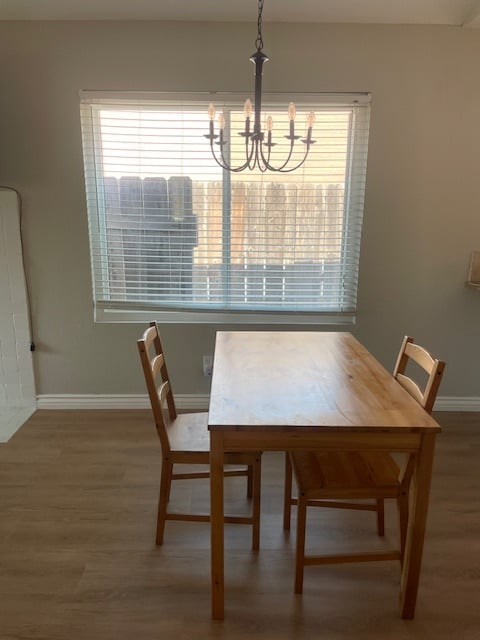 Kitchen table area - 514 Barnett Dr