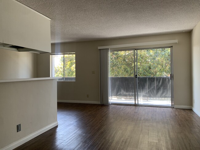 Building Photo - 52 N Kalorama St