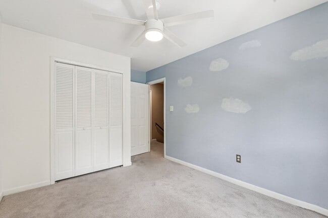 Building Photo - This is Reston living at its finest!