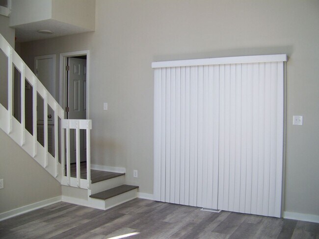 Building Photo - WATERS EDGE