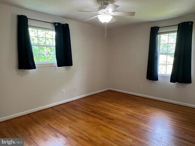 Building Photo - 8711 Braeburn Dr