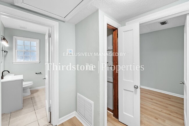 Building Photo - 8057 Oakwood St